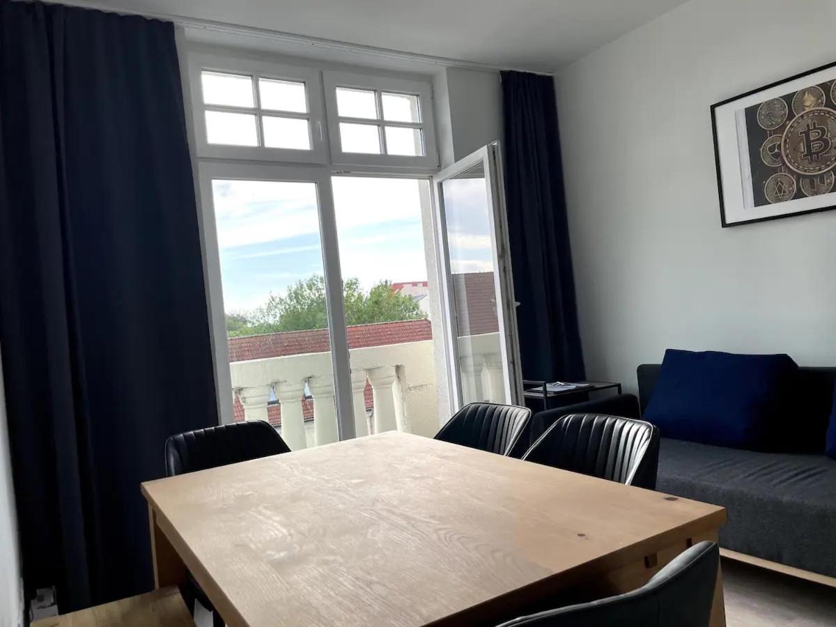 Jaybnb - Gaming Apartment Ps5 65 Zoll 4K Tv Wohnung Mit Balkon Dortmund Exterior foto